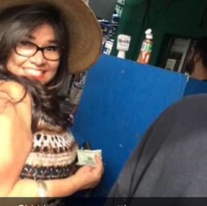 Meet your Posher, Gloria